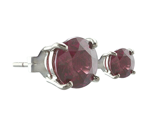 18KT WHITE GOLD EARRING PAIR SET WITH 02 GARNETS
